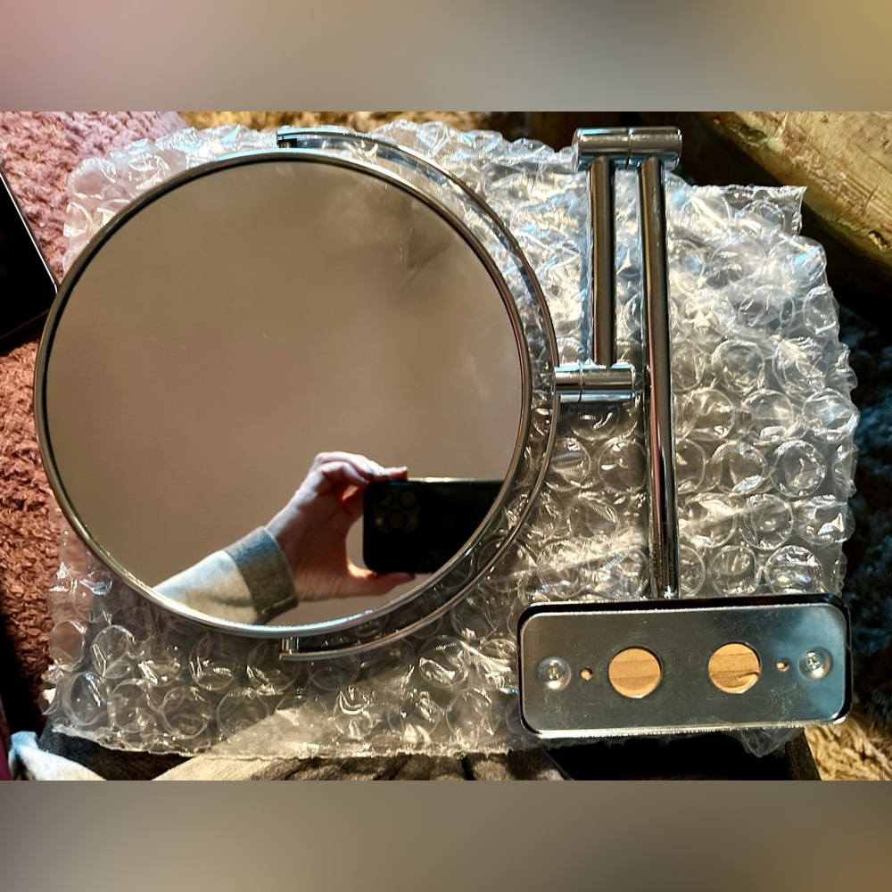 Wall Mount Mirror - Picture 4 of 4